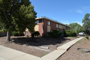 2527 Kingston St in Aurora, CO - Building Photo