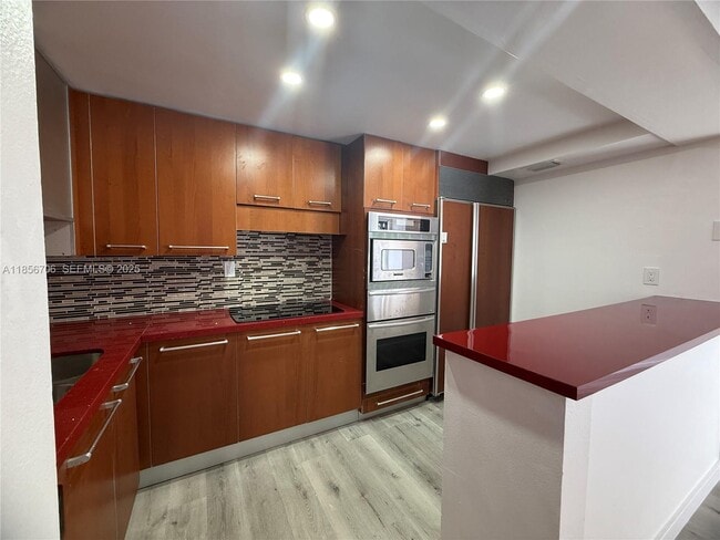 20200 W Country Club Dr in Aventura, FL - Building Photo - Building Photo