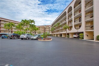 1015 Anglers Cove in Marco Island, FL - Building Photo - Building Photo