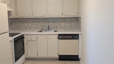13450 SW 3rd St in Pembroke Pines, FL - Building Photo - Building Photo