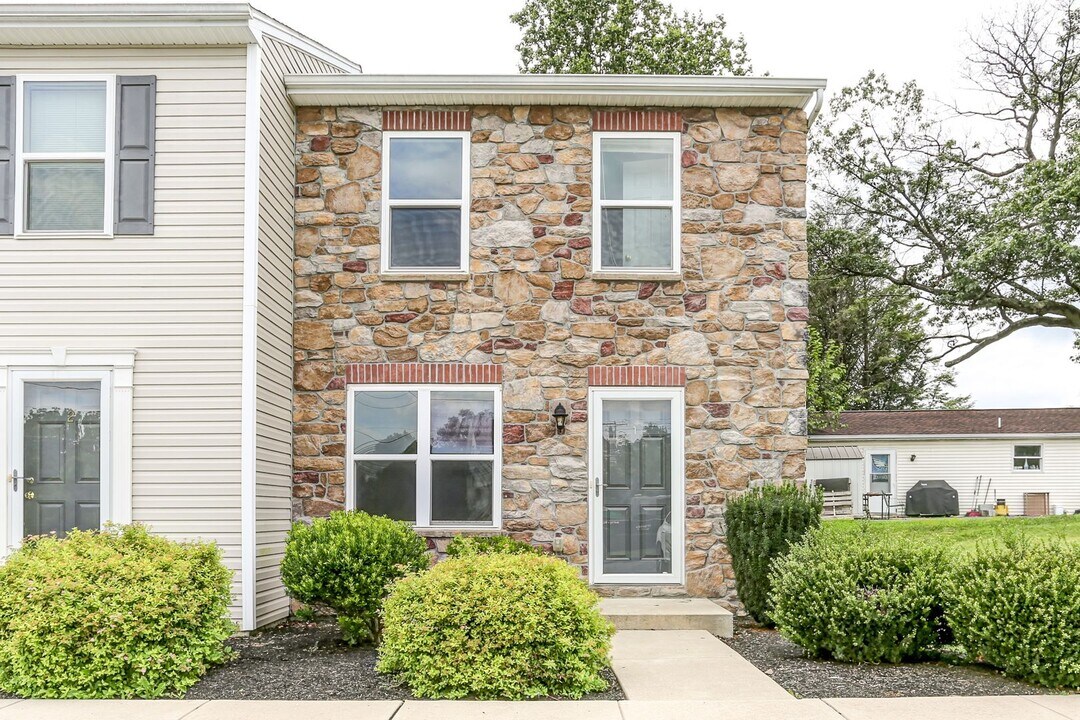 2500 Mill Rd in Mechanicsburg, PA - Building Photo