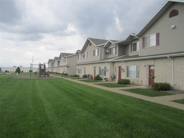 Royal Oaks Townhomes in Rochester, MN - Building Photo - Building Photo