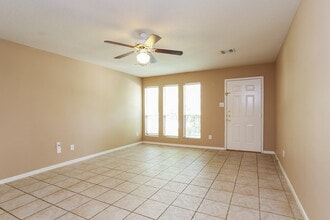13230 Firebrick Dr in Houston, TX - Building Photo - Building Photo