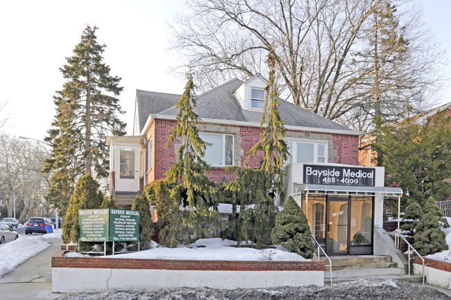 21616 Union Tpke in Flushing, NY - Foto de edificio - Building Photo