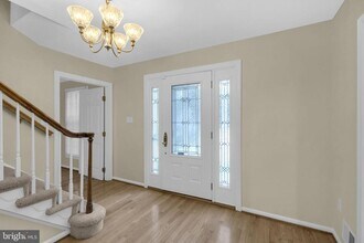 2206 Fort Ward Pl in Alexandria, VA - Building Photo - Building Photo