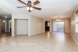 2241 S Buckaroo Trail in Gilbert, AZ - Building Photo - Building Photo