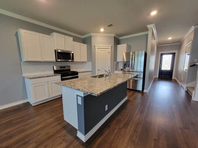5007 Gully Wy in San Antonio, TX - Building Photo - Building Photo