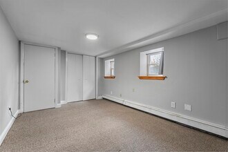 110 W 3rd St-Unit -1 in Boston, MA - Foto de edificio - Building Photo