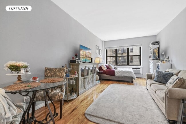 property at 414 E 88th St