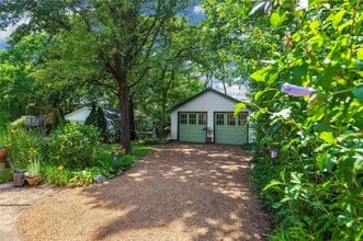 7228 Zephyr Pl, Unit A in Maplewood, MO - Building Photo - Building Photo