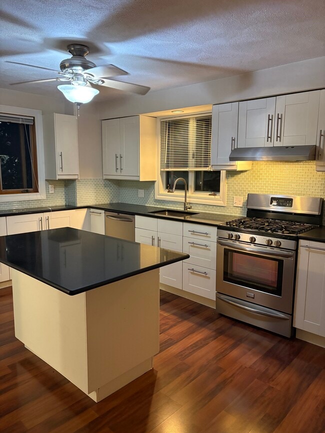 60 Homer Ave, Unit 1 in Cambridge, MA - Foto de edificio - Building Photo