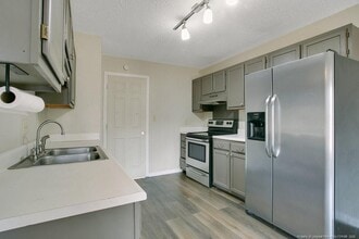 5319 Thackeray Dr in Fayetteville, NC - Building Photo - Building Photo