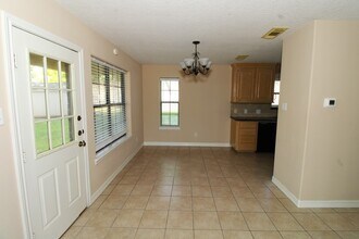 113 Silver Bay Ln in Lake Jackson, TX - Building Photo - Building Photo