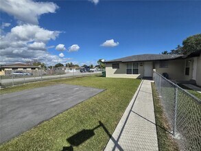 18815 SW 113th Ct in Miami, FL - Building Photo - Building Photo