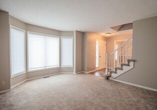 919 Hogan Dr in Papillion, NE - Building Photo - Building Photo