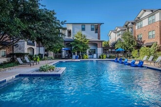 Century Lake Highlands in Dallas, TX - Foto de edificio - Building Photo