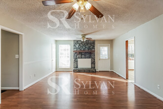 2304 9th St NW in Center Point, AL - Building Photo - Building Photo