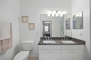 2710 Cypress Trace Cir in Naples, FL - Building Photo