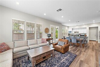 107 Sencillo Pl in Mission Viejo, CA - Building Photo - Building Photo