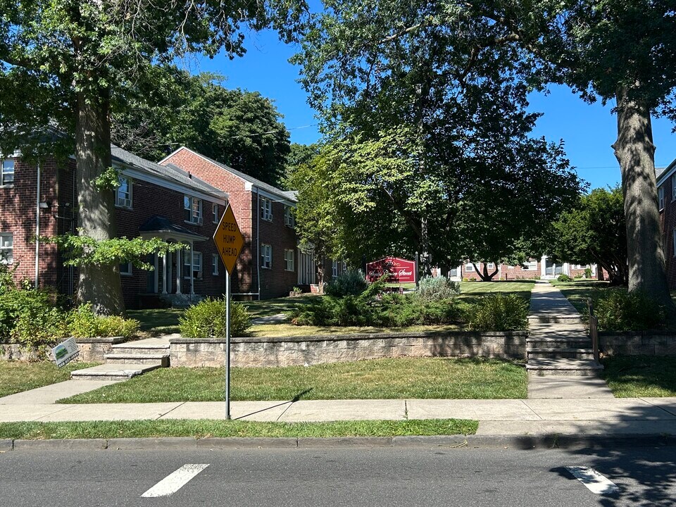 353 S Center St in Orange, NJ - Building Photo