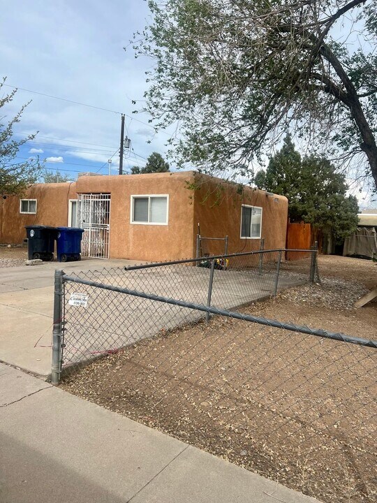2821 Socorro St NW in Albuquerque, NM - Building Photo