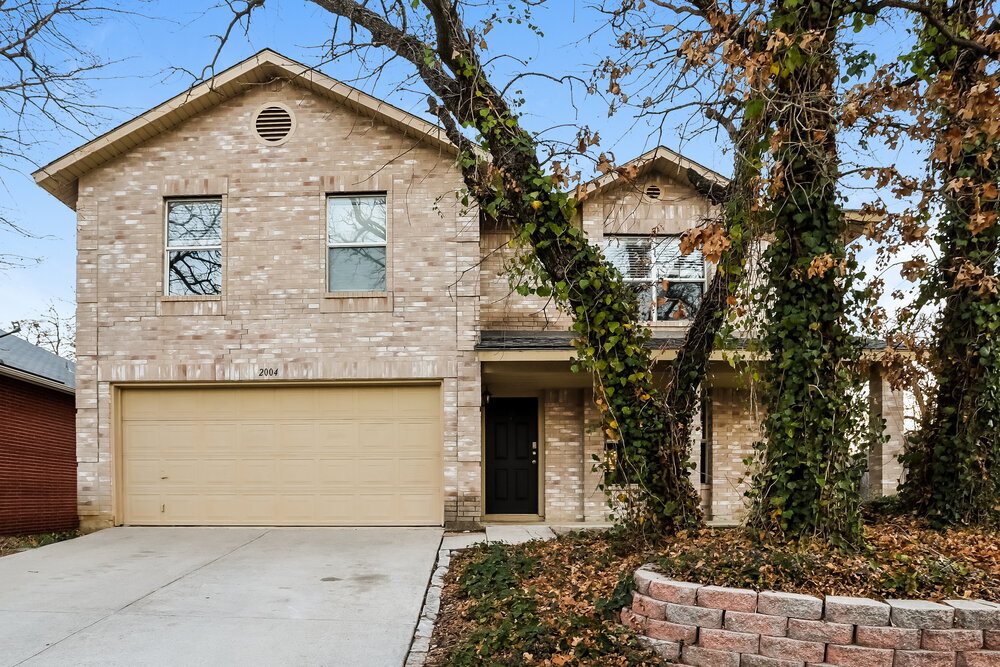 2004 Yellowstone Ln in Corinth, TX - Building Photo