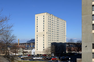 Ships Cove Apartments in Fall River, MA - Building Photo - Building Photo