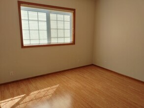 1880 Lake Cove Ave in Eugene, OR - Building Photo - Building Photo