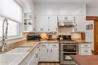 106 N Pine Ave in Albany, NY - Building Photo - Building Photo