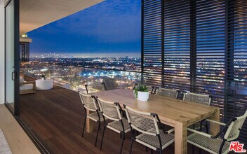 9040 W Sunset Blvd in West Hollywood, CA - Building Photo - Building Photo