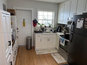 7515 Dickens Ave in Miami Beach, FL - Building Photo - Building Photo