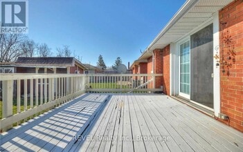 7182 Adams Ave in Niagara Falls, ON - Building Photo - Building Photo