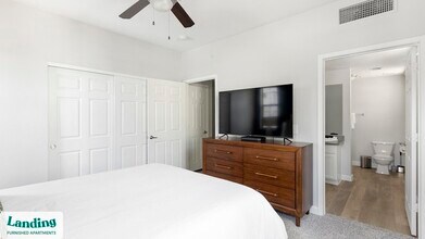 9242 W Russell Rd in Las Vegas, NV - Building Photo - Building Photo