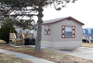 Heritage Oaks in Lincoln, NE - Building Photo - Building Photo