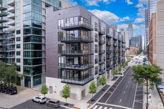 812 W Adams St in Chicago, IL - Building Photo - Building Photo