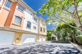 2802 NE 184th Terrace in Aventura, FL - Building Photo - Building Photo