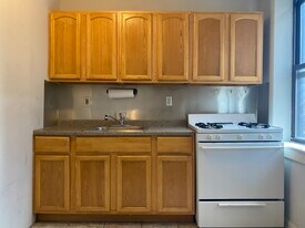 210 Harrison Ave, Unit 9