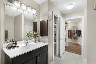 430 Oak Grove in Minneapolis, MN - Foto de edificio - Building Photo