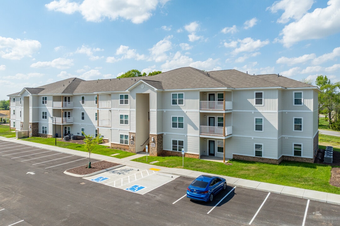 Sumner Pointe in Portland, TN - Building Photo