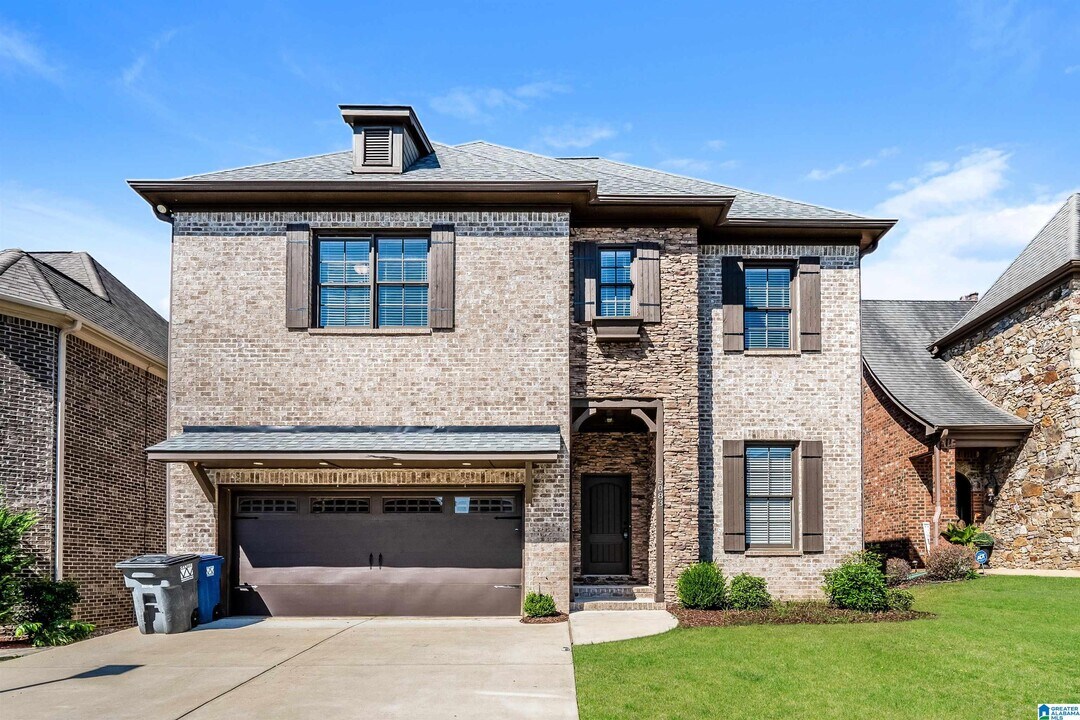 5083 Brooke's Crossing Blvd in Birmingham, AL - Building Photo