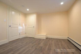 33 Pratt St, Unit 1m in Boston, MA - Building Photo - Building Photo