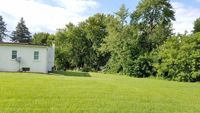140 S Poplar St, Unit 140 in Macungie, PA - Foto de edificio - Building Photo