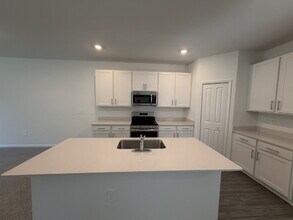 5462 NW 22nd Dr in Gainesville, FL - Building Photo - Building Photo