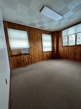 302 Vincennes Ave in Oakdale, PA - Building Photo - Building Photo