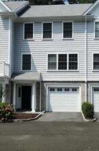 52 Campfield Dr in Fairfield, CT - Building Photo - Building Photo