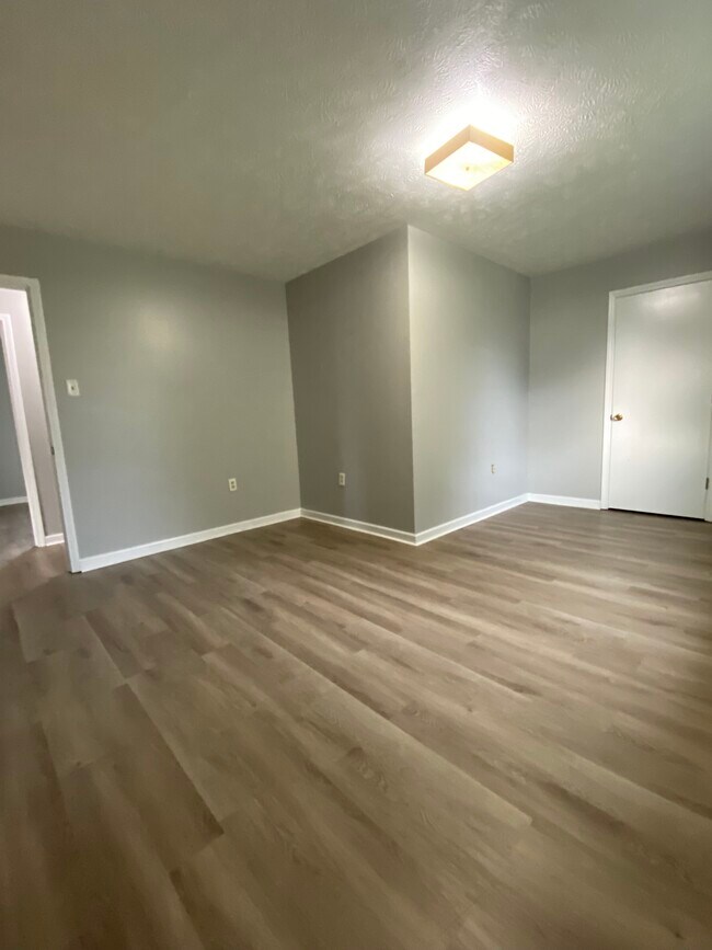 3812 Charlie Moran Hwy in Horse Cave, KY - Building Photo - Building Photo