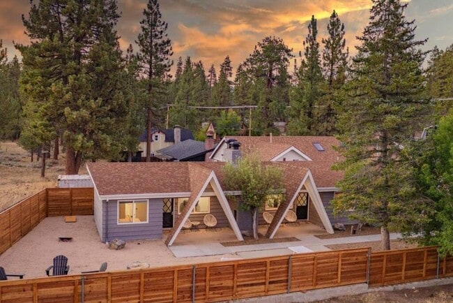 560 Edgemoor Rd in Big Bear Lake, CA - Building Photo - Building Photo