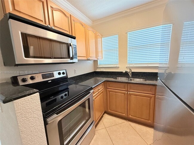 865 W 39th St in Miami Beach, FL - Building Photo - Building Photo
