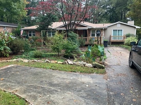 Room in Duplex on Vonda Ln SW in Mableton, GA - Building Photo