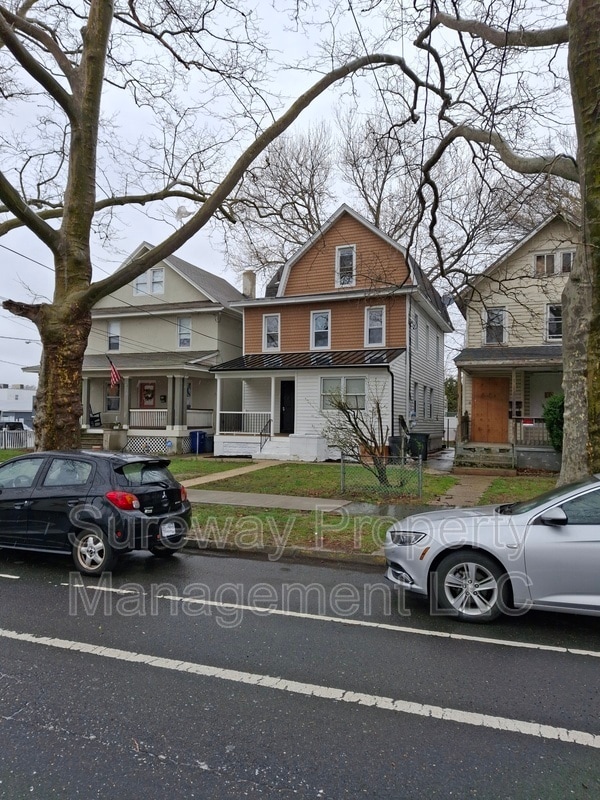 property at 711 3rd Ave